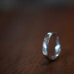 handgravyr-fingeravtryck-platina-ring