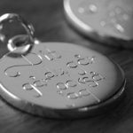 Handgravyr-silver-bricka-text
