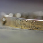 handgravyr-guld-armband
